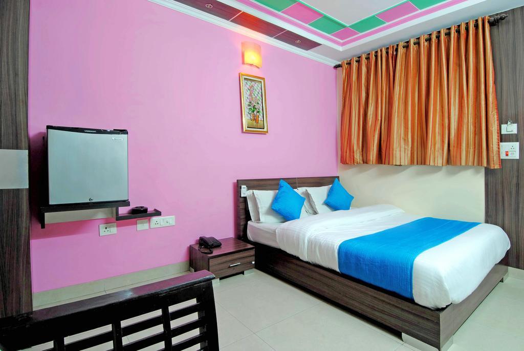 Hotel Durga International Nova Deli Quarto foto