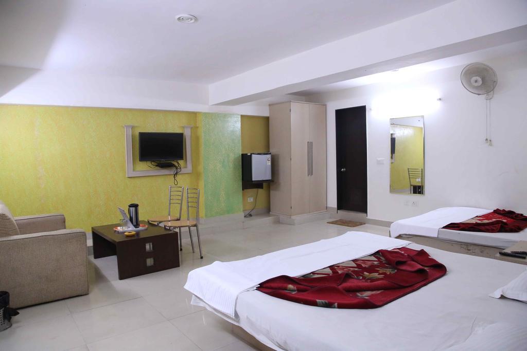 Hotel Durga International Nova Deli Quarto foto