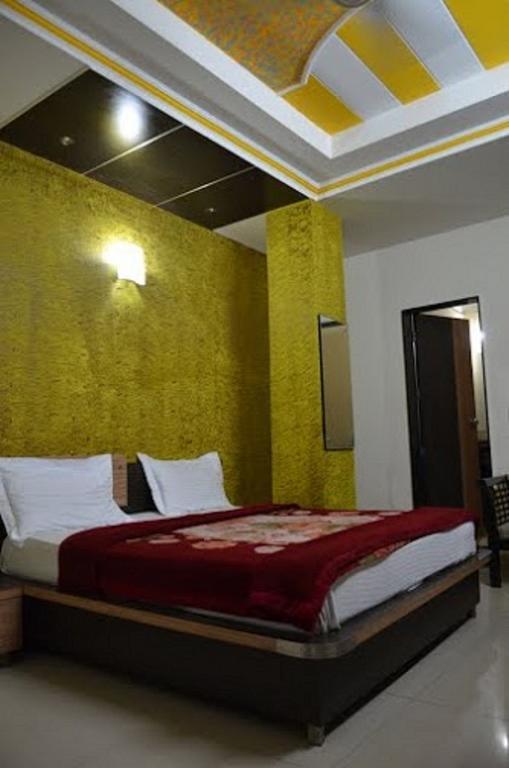 Hotel Durga International Nova Deli Quarto foto